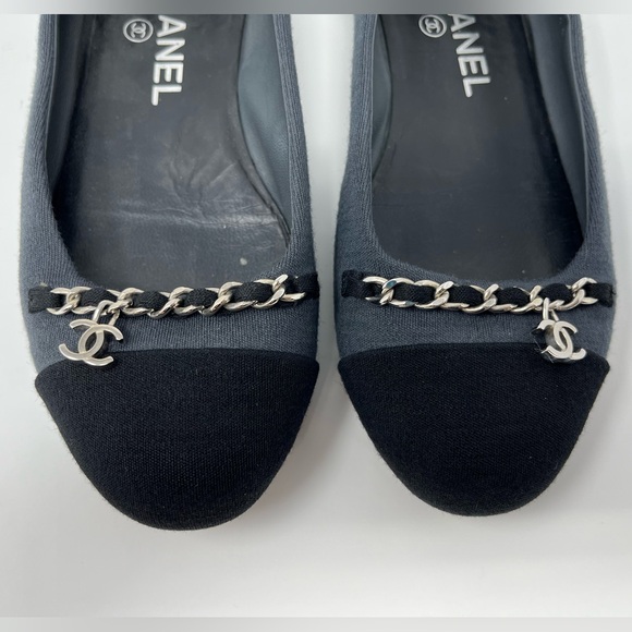 Chanel CC Chain Two Tone Cap Toe Ballet Ballerina Flats Navy Blue Black 37 7 6.5 - Picture 2 of 13